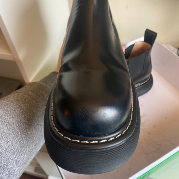 SOLD Bottega Veneta Bounce Black Leather Chelsea Boot - Picture 13 of 14